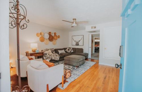Westside House | Pet-Friendly Cowboy Den with Hot Tub & Game Room Awaits!