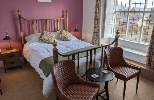 Weston Underwood Bed & Breakfast | Pet-Friendly Retreat at Cowpers Oak - Rated 9.3/10