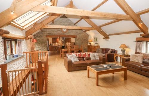 Tuckenhay House | Discover Cowslip Barn: Family & Pet-Friendly Retreat