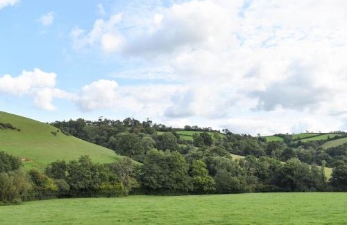 Tiverton House | Pet-Friendly Cowslip Cottage - Rated 10/10 by Guests
