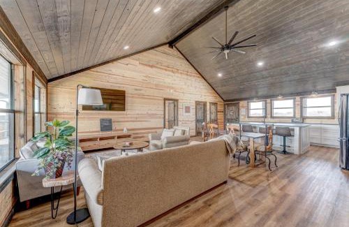 Martindale House | Family-Friendly Getaway at Right Turn Ranch - Rated 9/10