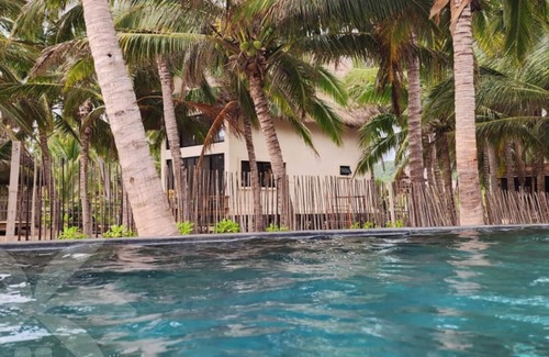 Boca de Iguanas Apartment | Beautiful Oceanfront Retreat at Coyul House with Pool