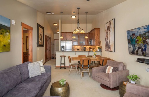Fraser Condo | Pet-Friendly Cozens Pointe I-302 with Private Deck Views