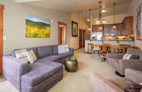 Fraser Condo | Pet-Friendly Cozens Pointe I-302 with Private Deck Views