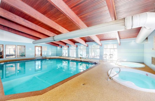 Winter Park House | Top-Rated Coziest Condo with Pool & Hot Tub Amenities
