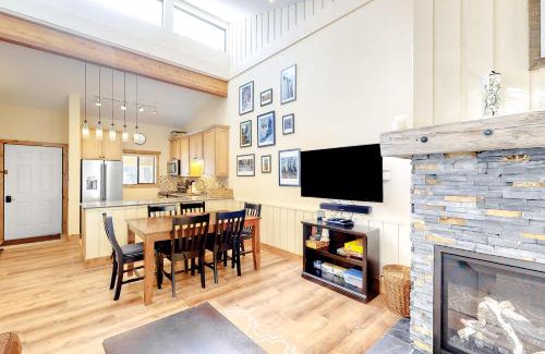 Winter Park House | Top-Rated Coziest Condo with Pool & Hot Tub Amenities