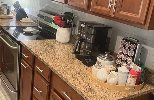 Charleston House | Cozy Retreat: 10/10 Rated, Near Downtown Charleston & Folly Beach