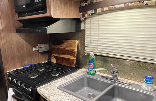 Eagle Pass House | Cozy 1 1/2-bedroom caravan with WiFi, AC in nice Eagle Pass