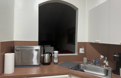 Hollywood Condo | Inviting 1-Bedroom Apartment - Ideal for Families