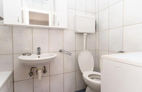 Donji Stoliv Apartment | Inviting 1-Bedroom Retreat Just Steps from the Sea