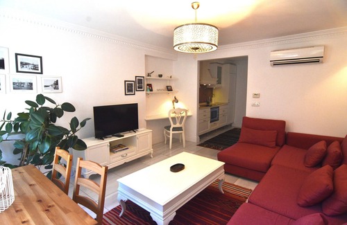 Taksim Apartment | Cozy 1-Bdr Apartment in Cihangir Neighborhood