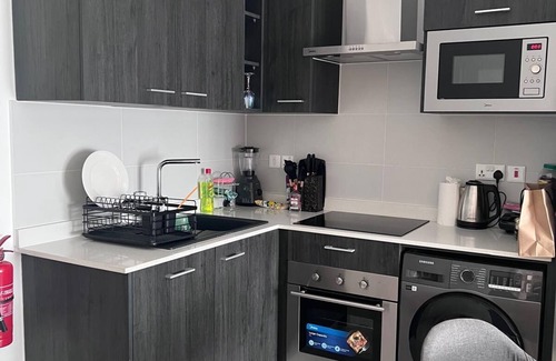 Accra Apartment | Cozy 1 BDR Condo w/Resort Style Amenties,Rooftop Pool, Gym, Wifi & Accra Views