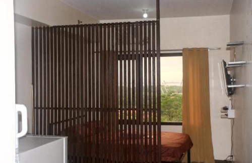 San Dionisio Apartment | Cozy 1 Bed Studio - Minutes to NAIA and MOA!