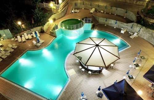 Golden Sands Apartment | Inviting 1-Bedroom Retreat with Sea View & Pool Access