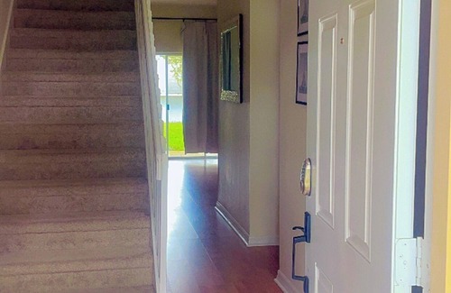 Apopka House | Cozy 1-bed with WiFi ,AC, dedicated work space, and bathroom in Apopka.