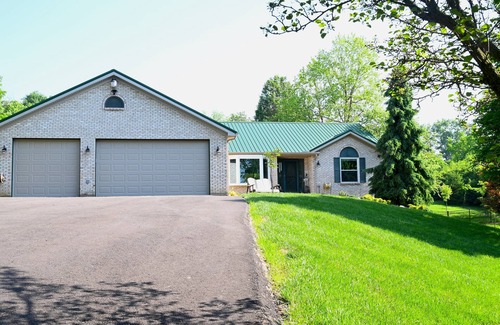 West Chester Apartment | Cozy 1-bedroom apartment with AC and WiFi, secluded, private, and professional