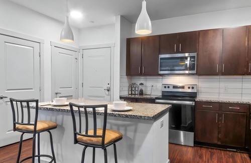 The Colony Apartment | Cozy 1-bedroom apartment in brilliant Lewisville with AC, fitness room, WiFi