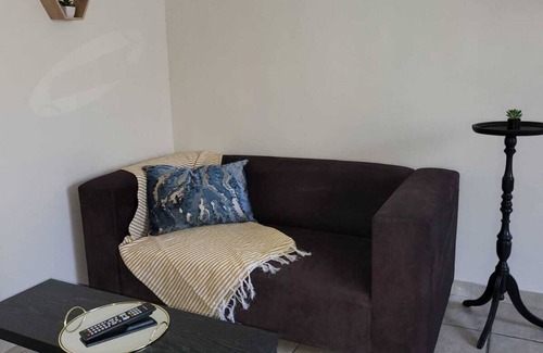 Eikenbosch Apartment | Cozy 1-Bedroom Apartment in the heart of Bellville.