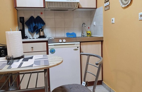 Lesvos Apartment | Cozy 1-bedroom apartment with WiFi, AC in lovely Mitilini