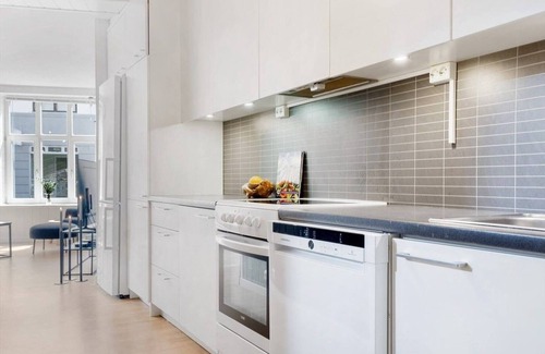 Alesund Apartment | Cozy 1-Bedroom Apartment in Ålesund's Heart