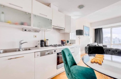Basaksehir Apartment | Cozy 1-bedroom apartment in chic residrntioal building.