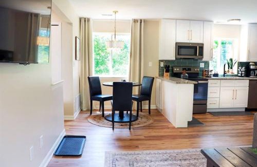 Roseville Apartment | Inviting 1-Bedroom Apartment in Peaceful Neighborhood