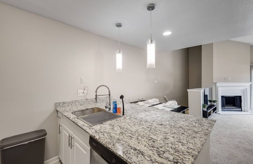 Plano Apartment | Cozy 1-bedroom apartment in enchanting Plano with WiFi, fitness room