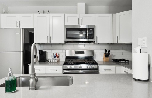 Highland Apartment | Cozy 1 Bedroom Apt in Highland Austin 3212