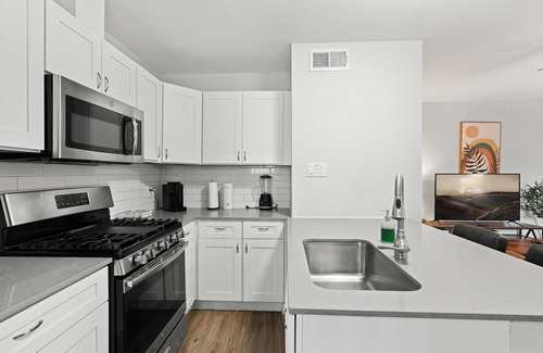 Highland Apartment | Cozy 1 Bedroom Apt in Highland Austin 4933