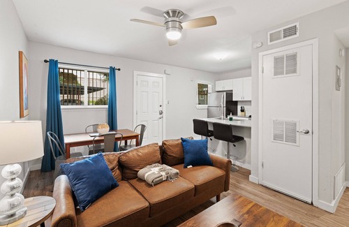Highland Apartment | Cozy 1 Bedroom Apt in Highland Austin 4933