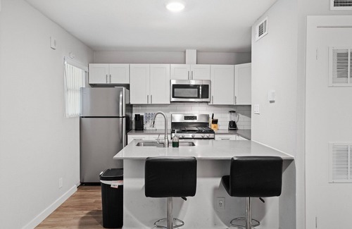 Highland Apartment | Cozy 1 Bedroom Apt in Highland Austin 6156