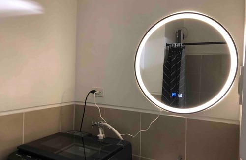 Las Pinas Condo | Inviting 1 Bedroom Retreat Near the Mall with Netflix