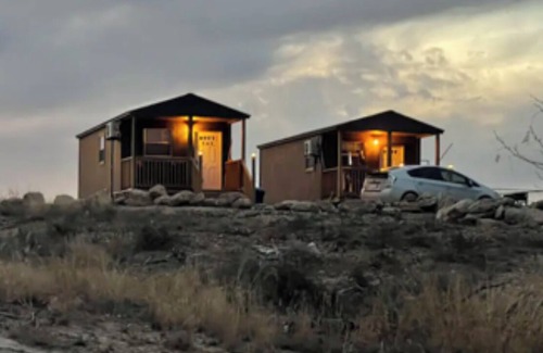 Millersview Cabin | Charming Lakeside Cabin with Ocean View and Kitchen