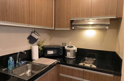 Pasay Condo | Cozy 1-bedroom condo with sunrise view near the airport & US Embassy