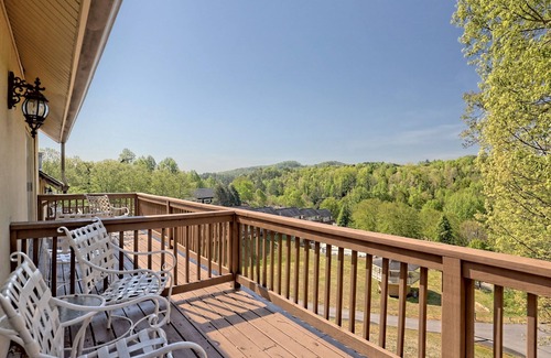 Clayton Condo | Family-Friendly Kingwood Resort: Two Queen Unit with Pool