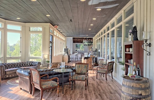 Clayton Condo | Enjoy Comfort at Kingwood Resort: King Bed Unit with Pool