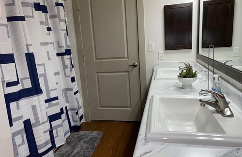 Frisco Apartment | Charming 1-Bedroom Retreat Near The Star with Pool