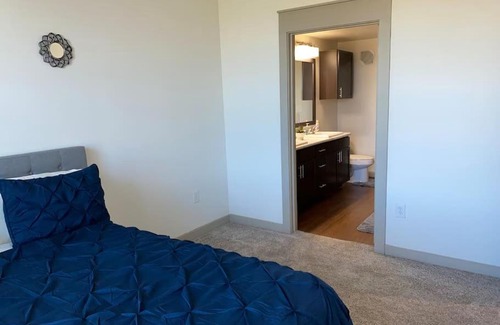 Frisco Apartment | Charming 1-Bedroom Retreat Near The Star with Pool