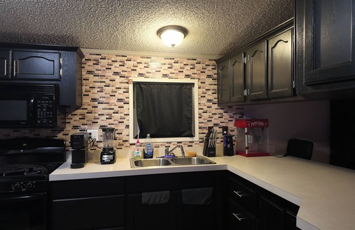 Romulus House | Cozy 1-bedroom mobile home in enchanting Romulus with AC