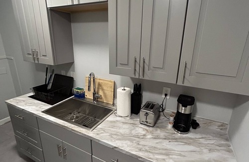 Lowell Apartment | Pet-Friendly 1 Bedroom Retreat Near UMASS Lowell