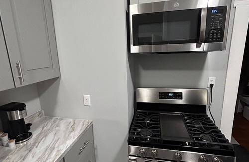 Lowell Apartment | Pet-Friendly 1 Bedroom Retreat Near UMASS Lowell