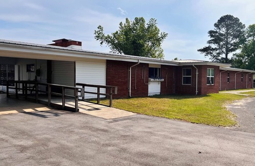 Milligan House | Cozy 1-bedroom, private bathroom suite in delightful Crestview.