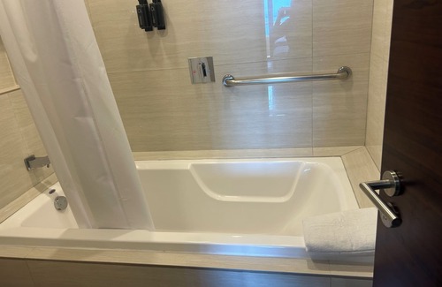 Zona Hotelera Resort | Cozy 1-bedroom resort with WiFi, AC in welcoming Cancún