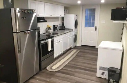 Randle Highlands Apartment | Inviting 1 Bedroom Suite with Hot Tub near US Capitol