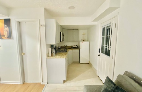 Franconia House | Inviting 1-Bedroom Retreat in Vibrant Alexandria