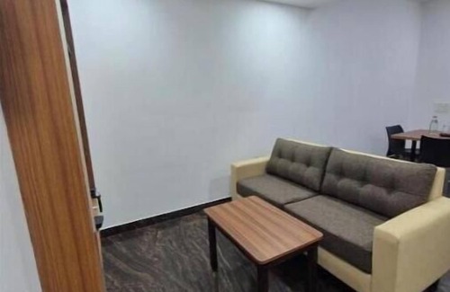 Dindigul House | Cozy 1-bedroom with AC and WiFi in peaceful Dindigul/Mymoon service apartment