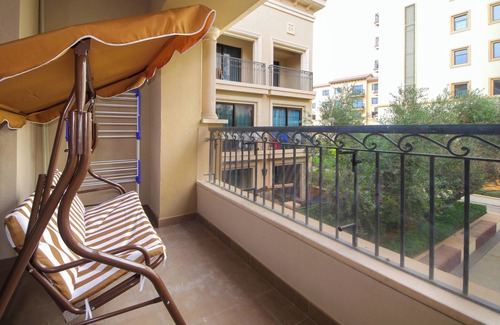 Dubai Apartment | Cozy 1-bedroom with access to beautiful gardens and swimming pool