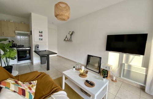 Cambo-les-Bains Apartment | Cozy Studio Flat in Cambo-les-Bains with Pool & Spa