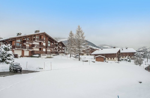 Le Planellet Apartment | Cozy 1-Bedroom Apartment in Megève for Families