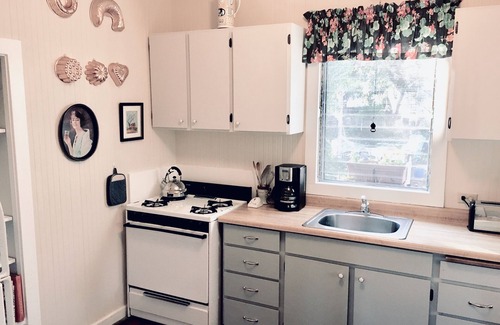 Sonoma Cottage | Inviting 1 BR Cottage Just Steps from Sonoma Plaza